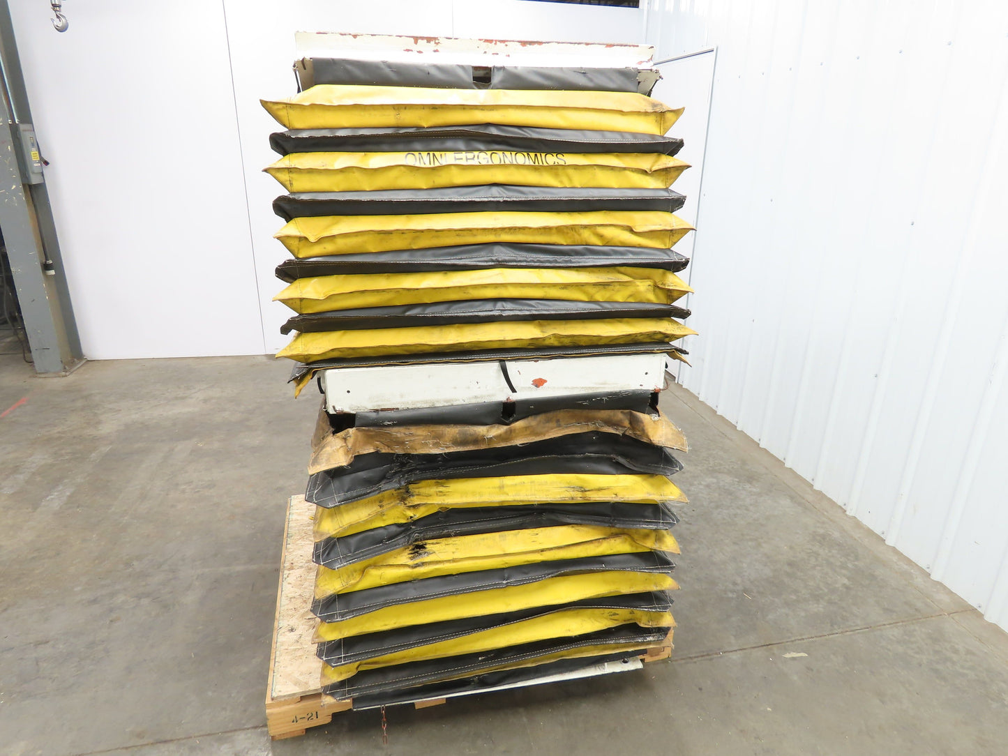 Omni Ergonomics EL-24 Air Pneumatic Scissor Lift Tilt Table 2700LBS 33x43" Top