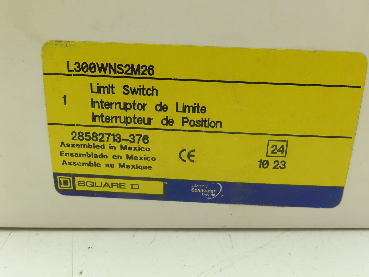 Square D L300WNS2M26 Limit Switch 600V 12A Type L 1/2" NPT Connection Type