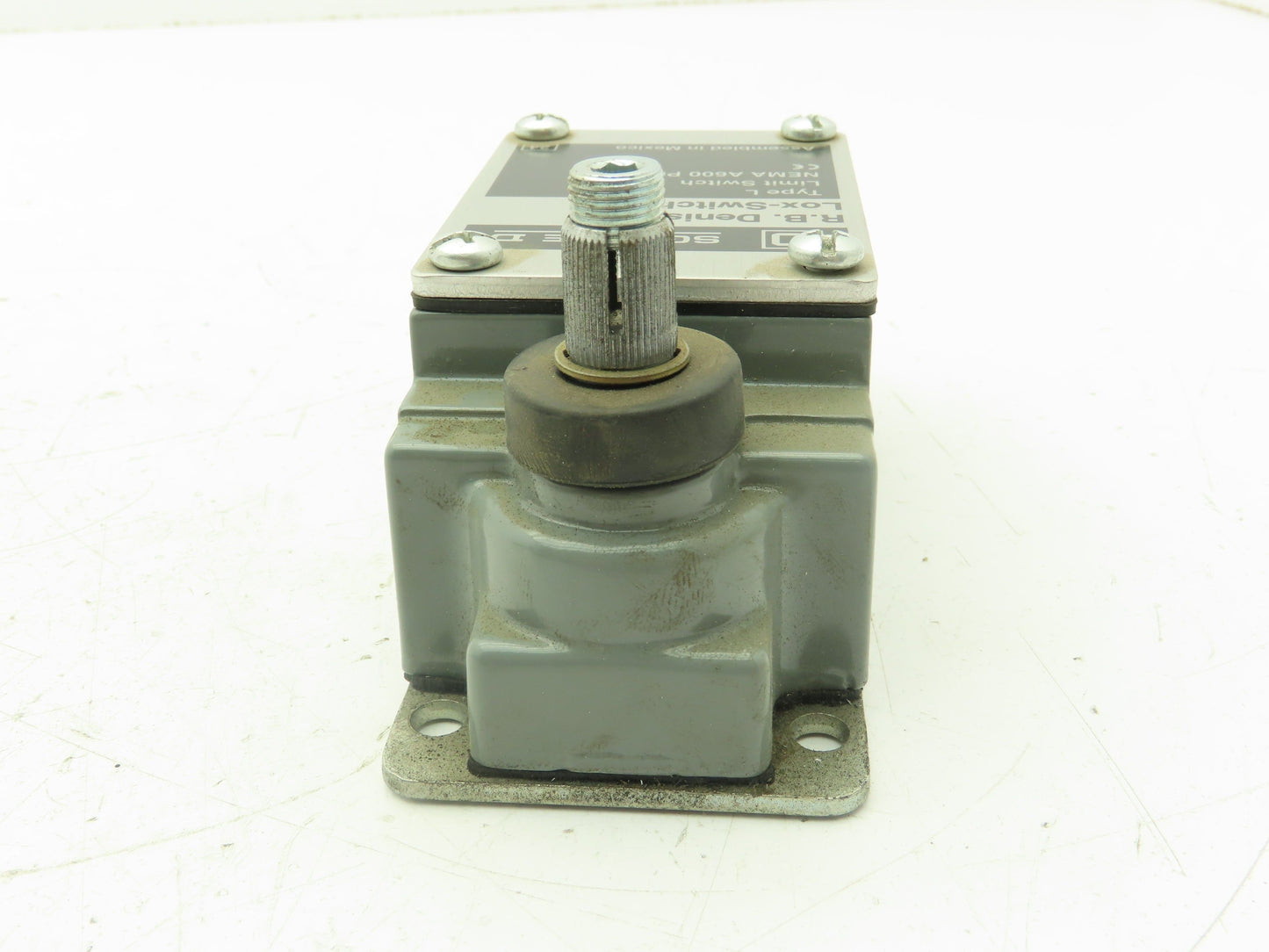 Square D L300WNS2M26 Limit Switch 600V 12A Type L 1/2" NPT Connection Type
