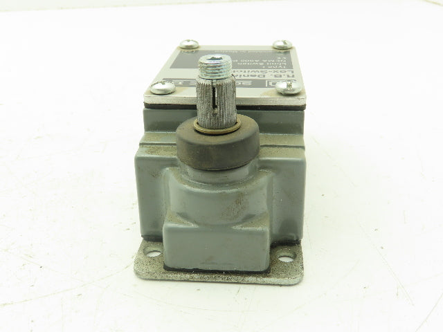 Square D L300WNS2M26 Limit Switch 600V 12A Type L 1/2" NPT Connection Type