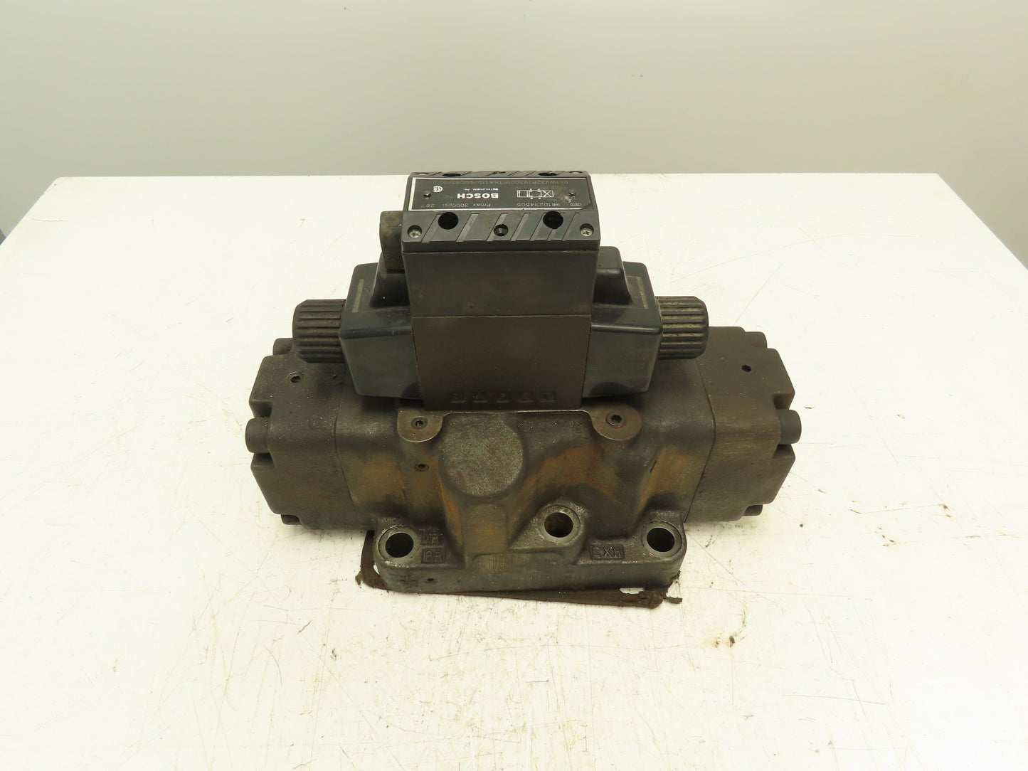 Bosch 081WV32P1V3001PTKA115 Directional Control Solenoid Valve 115V 9810234505