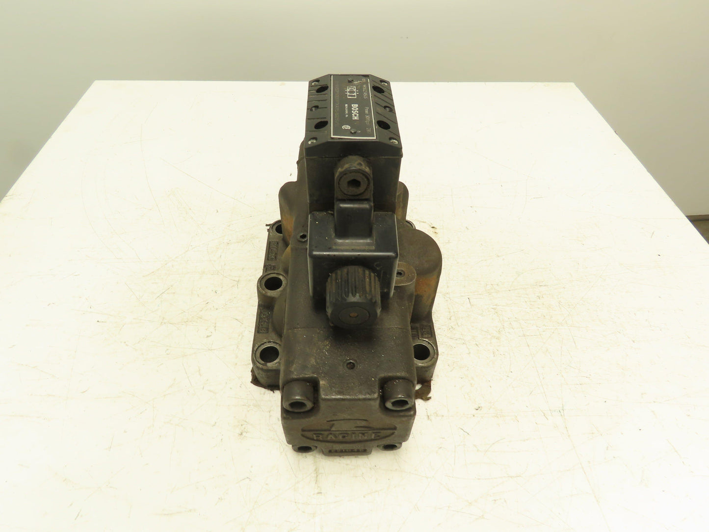 Bosch 081WV32P1V3001PTKA115 Directional Control Solenoid Valve 115V 9810234505