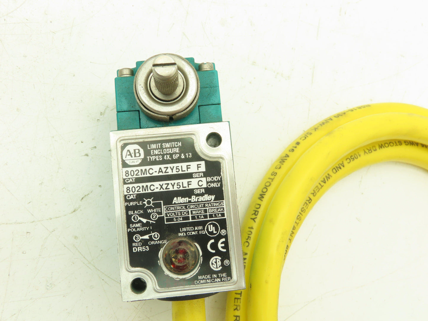 Allen Bradley 802MC-AZY5LF Limit Switch Lever Type 5' Pre Wired 24V DC 2 Circuit