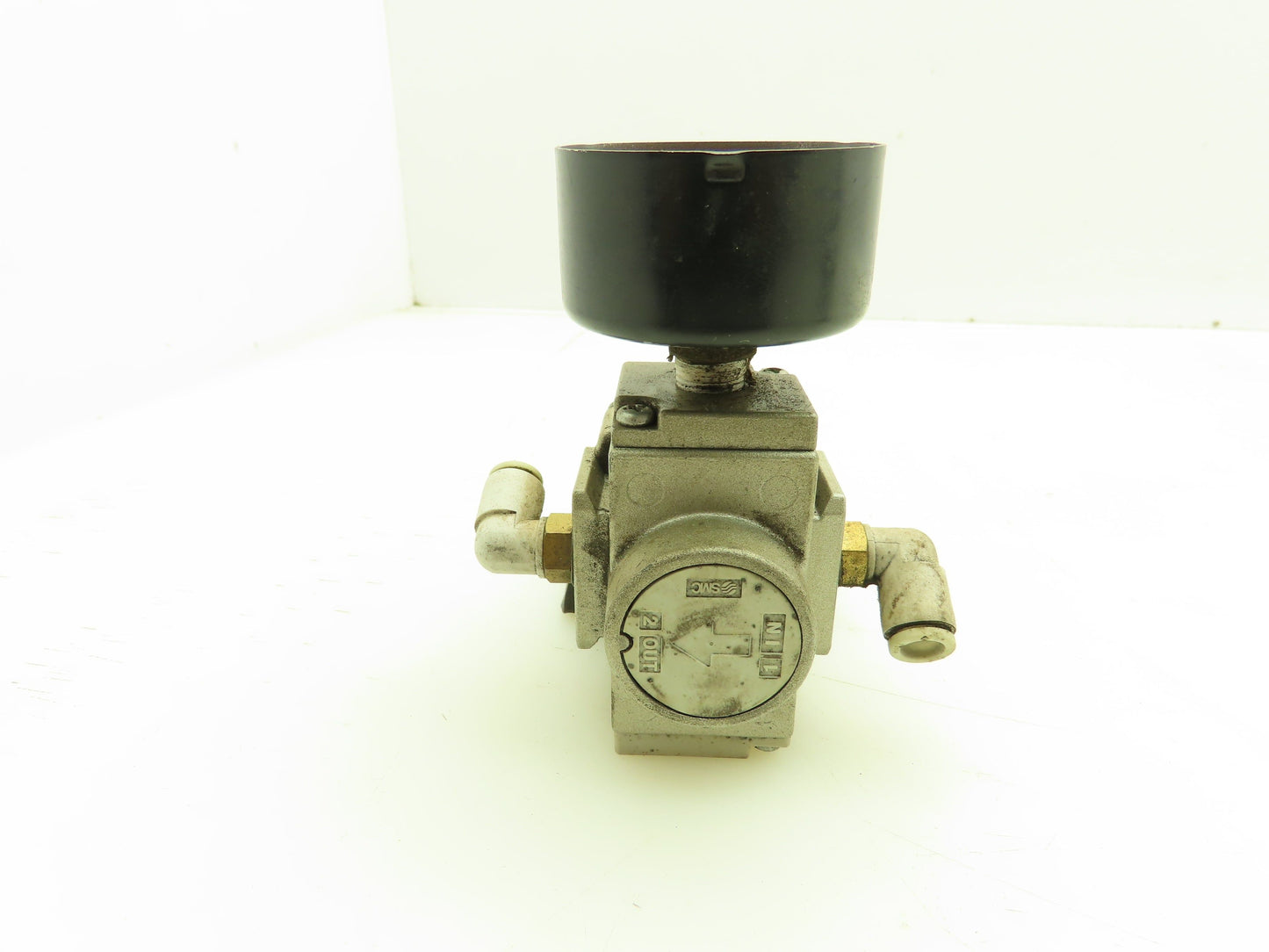 SMC AR20-01B Pneumatic Precision Pressure Regulator Valve 1/8" NPT Lot of 2