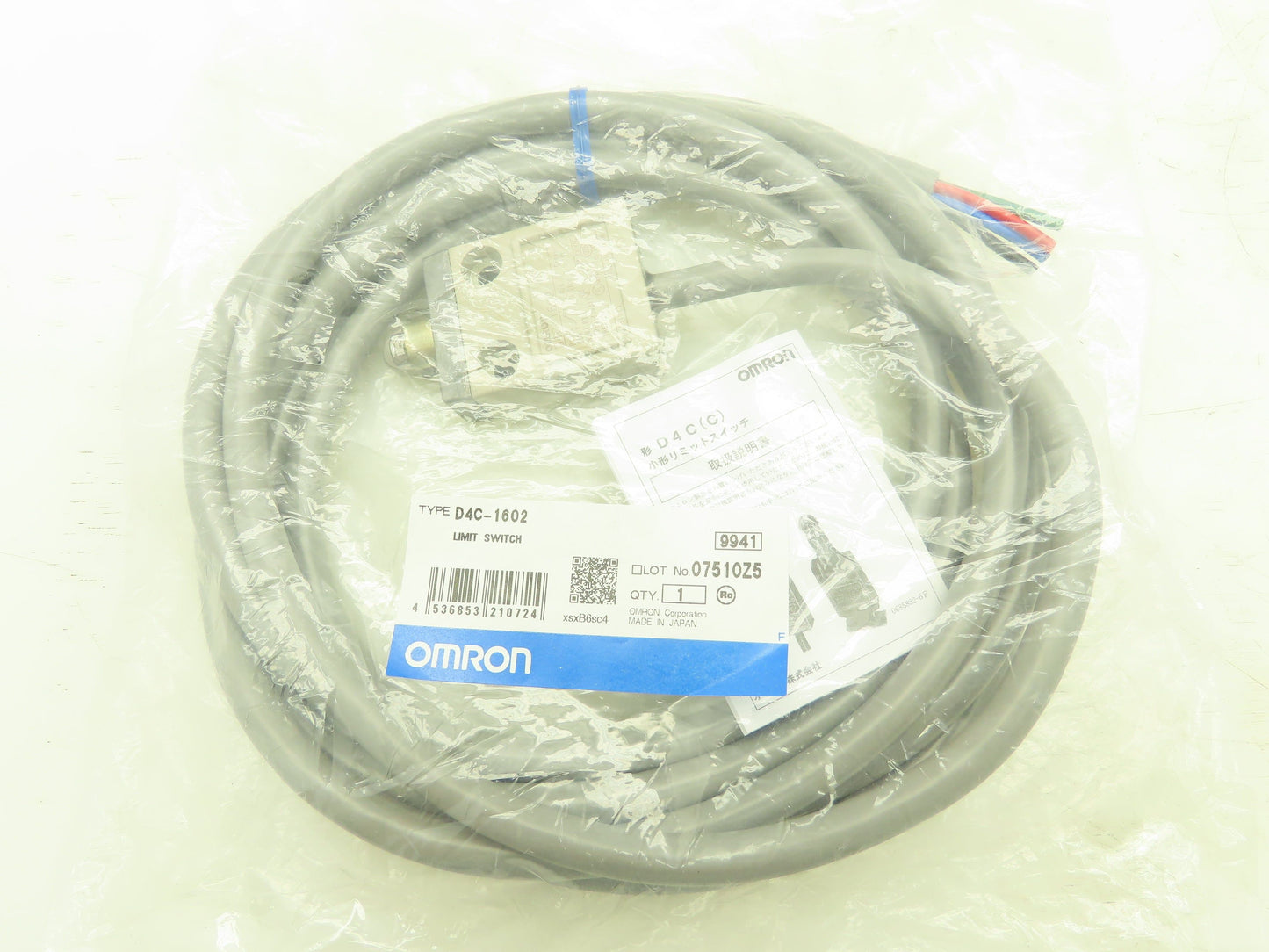 Omron D4C-1602 Limit Switch Roller Plunger SPDT 5A 250V 11.77 N 3M Cable