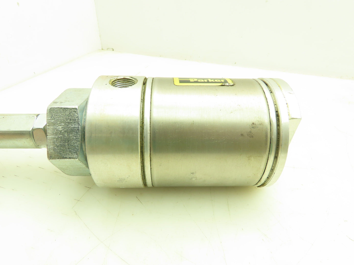 Parker 847813-0001-2017 Round Body Pneumatic Cylinder 1" Bore 3" Stroke 250 PSI