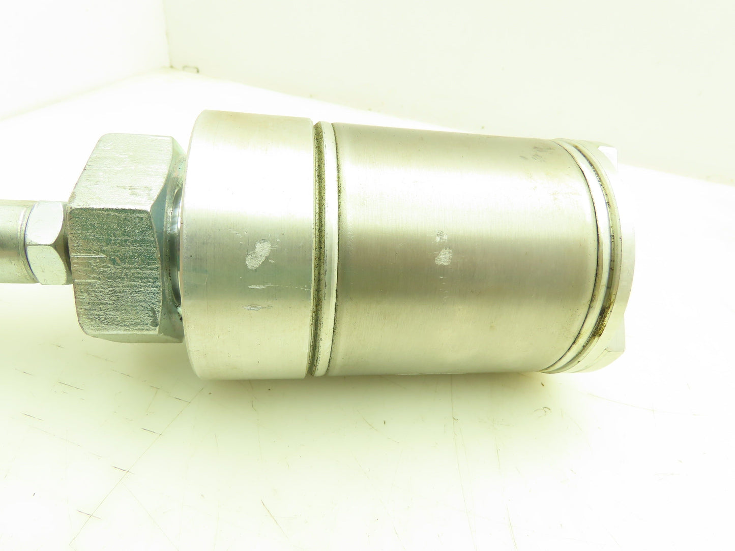 Parker 847813-0001-2017 Round Body Pneumatic Cylinder 1" Bore 3" Stroke 250 PSI