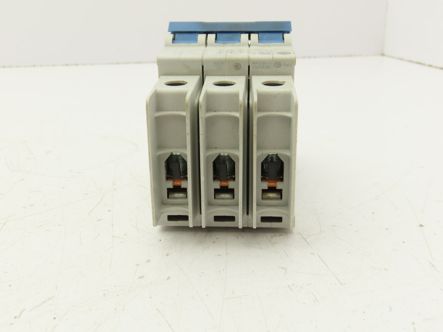Allen Bradley 1489-M3C030 Circuit Breaker 3A 3 Pole 277/480V Din Rail Mount