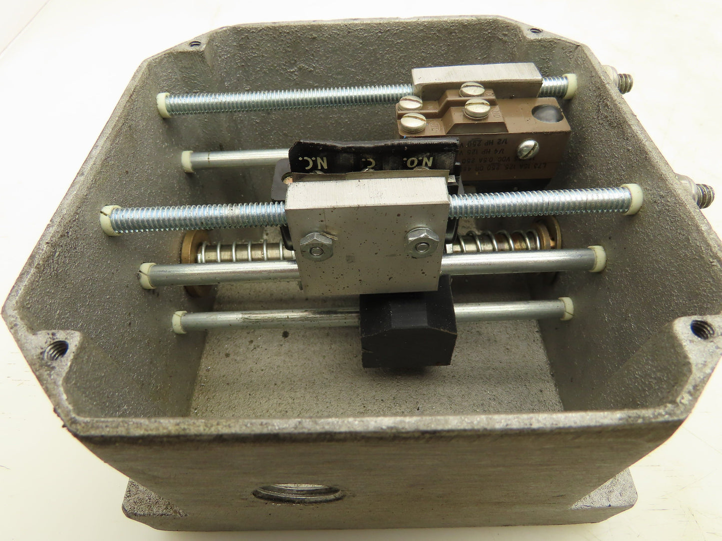 Rotary Cam Limit Switch Snap-Acting Each End 20 Rotations Adjustable 1/2" Shaft