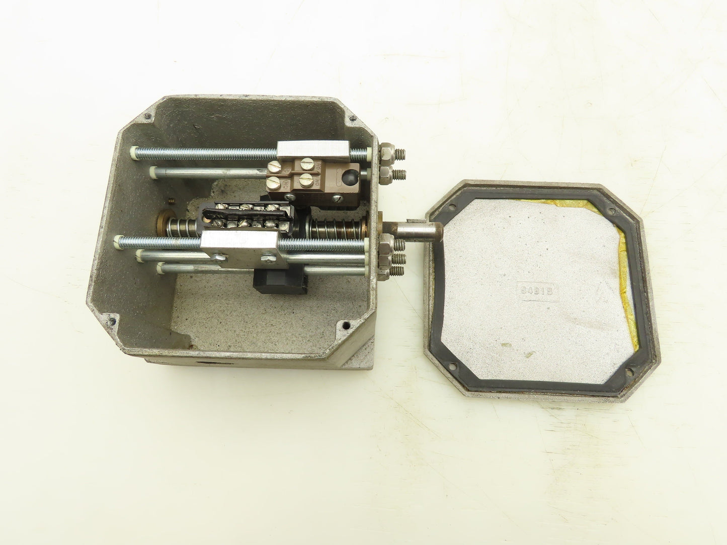 Rotary Cam Limit Switch Snap-Acting Each End 20 Rotations Adjustable 1/2" Shaft