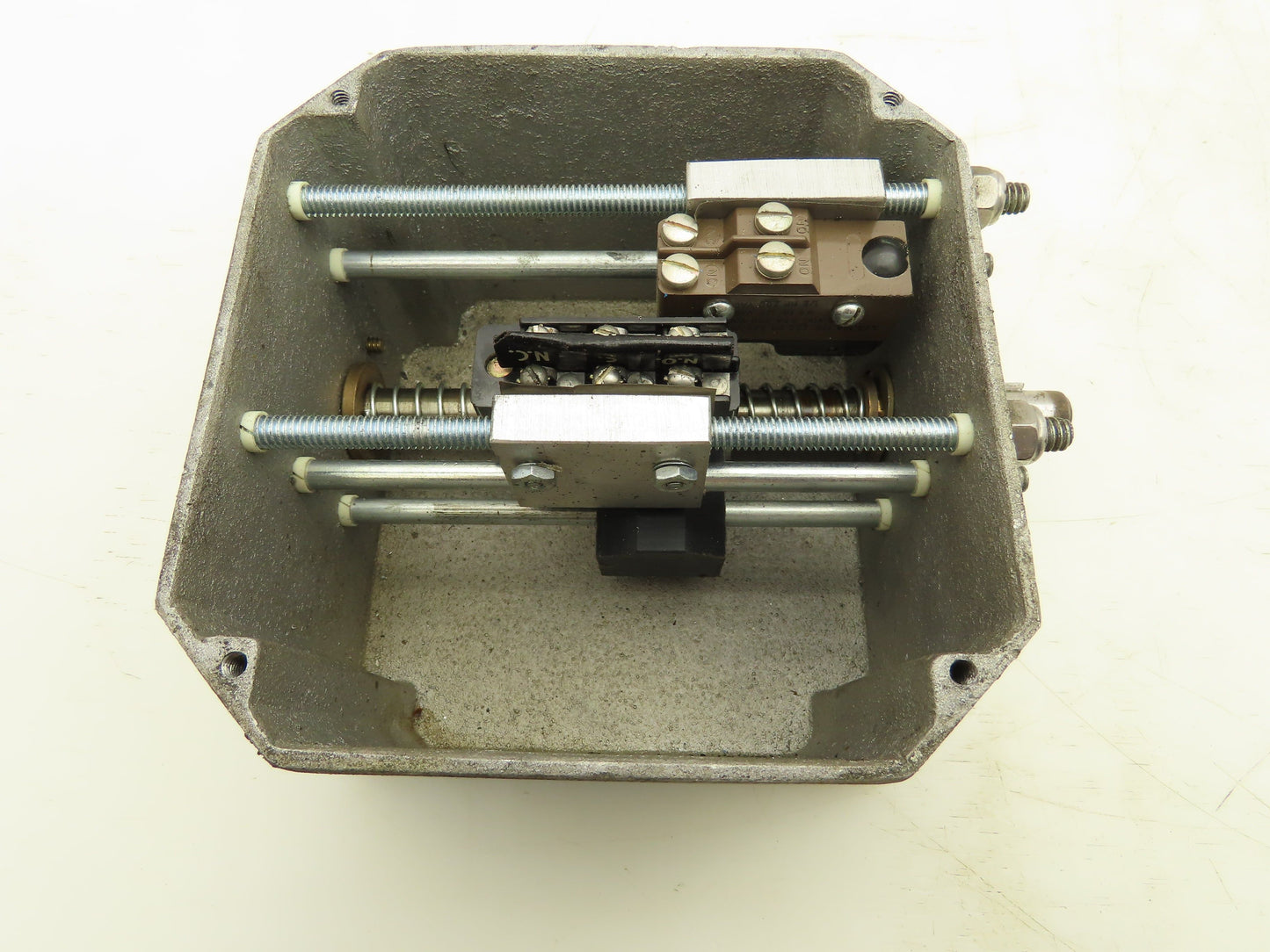 Rotary Cam Limit Switch Snap-Acting Each End 20 Rotations Adjustable 1/2" Shaft