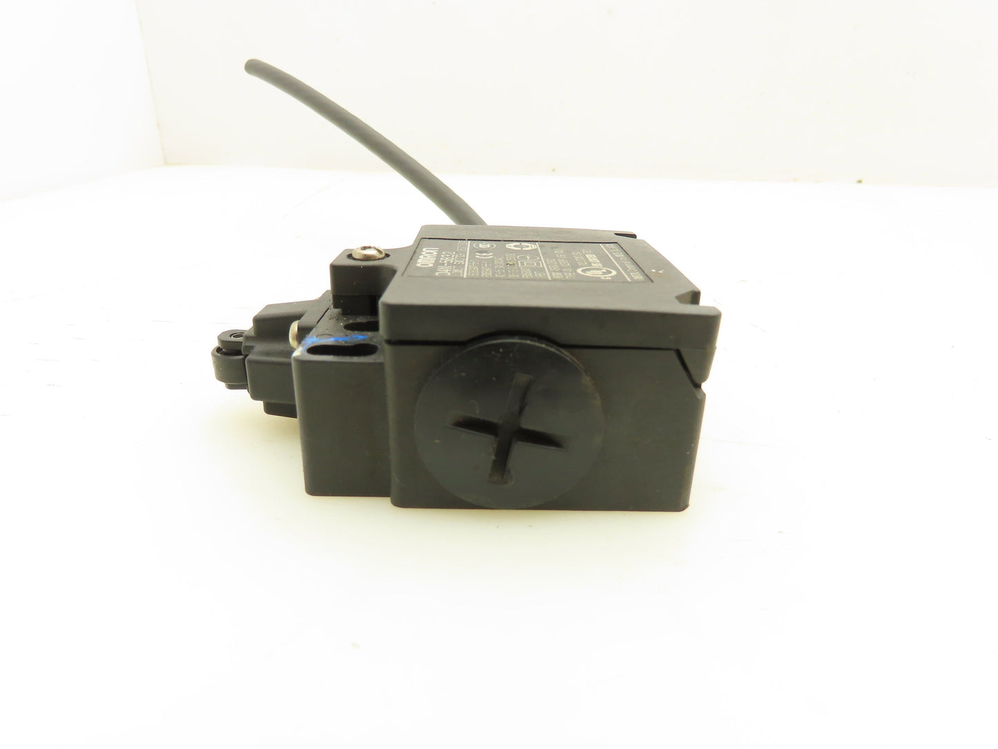OMRON D4N-5B32 Safety Limit Switch AC 240VAC DC 250VDC 27A Lot Of 2