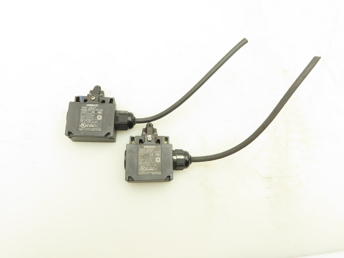 OMRON D4N-5B32 Safety Limit Switch AC 240VAC DC 250VDC 27A Lot Of 2