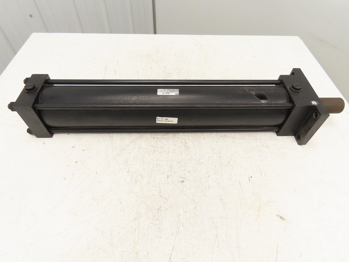 Parker Series 2H Hydraulic Cylinder 4" Bore 24" Stroke 1300 PSI Flange Mount