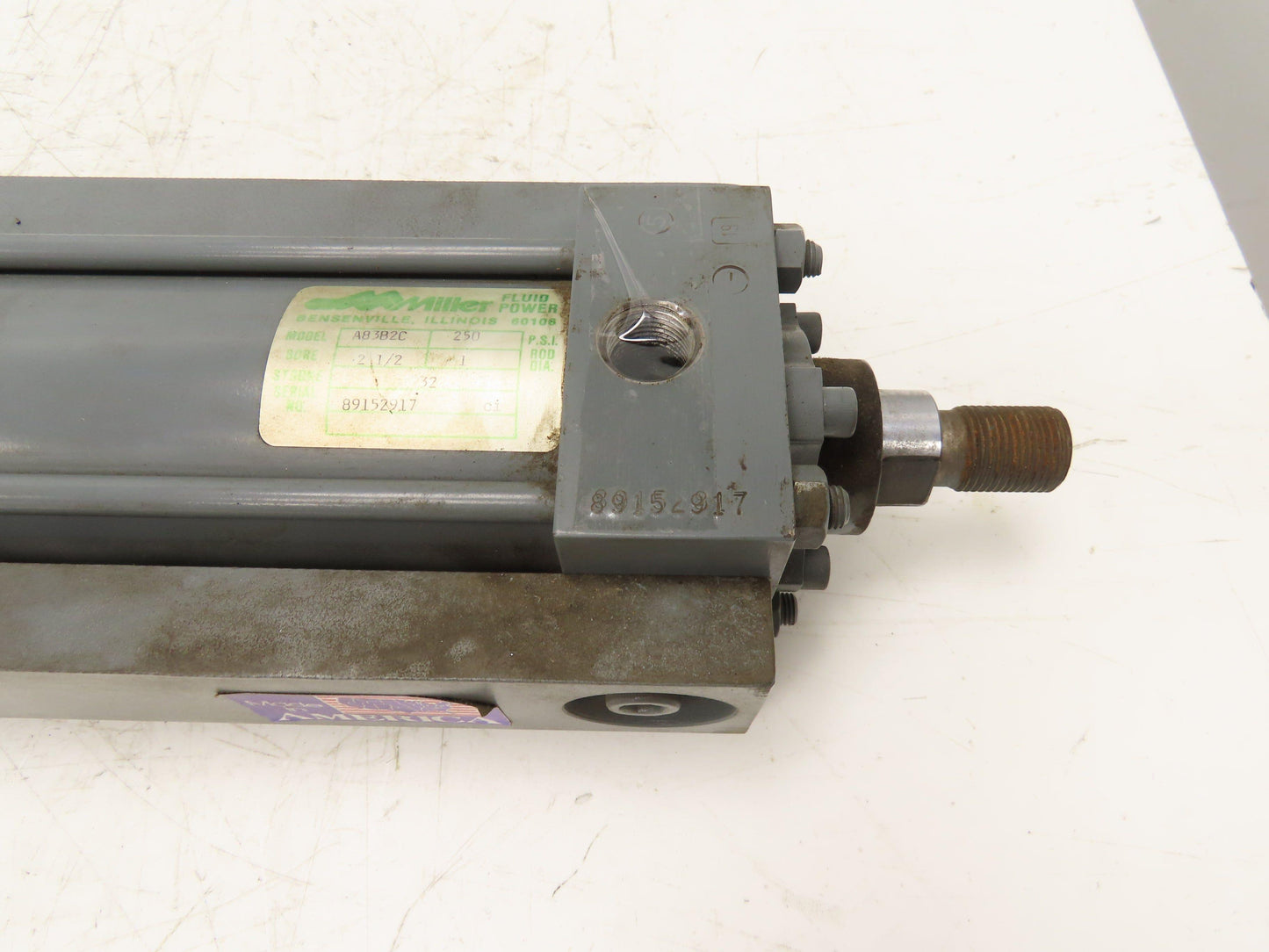 Miller A83B2C Pneumatic Air Cylinder 2.5" Bore 32" Stroke 250 PSI Trunnion Mount
