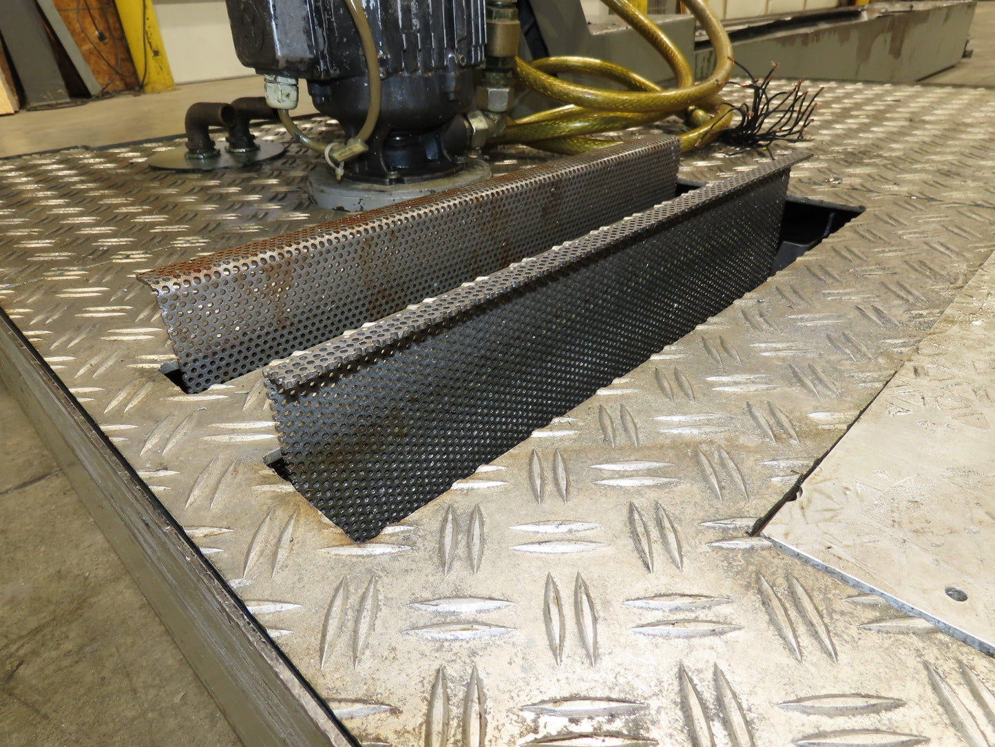 BMF SPE 63/30-250 CNC Chip Conveyor with Coolant Tank Pump Filtration 460V 10FPM