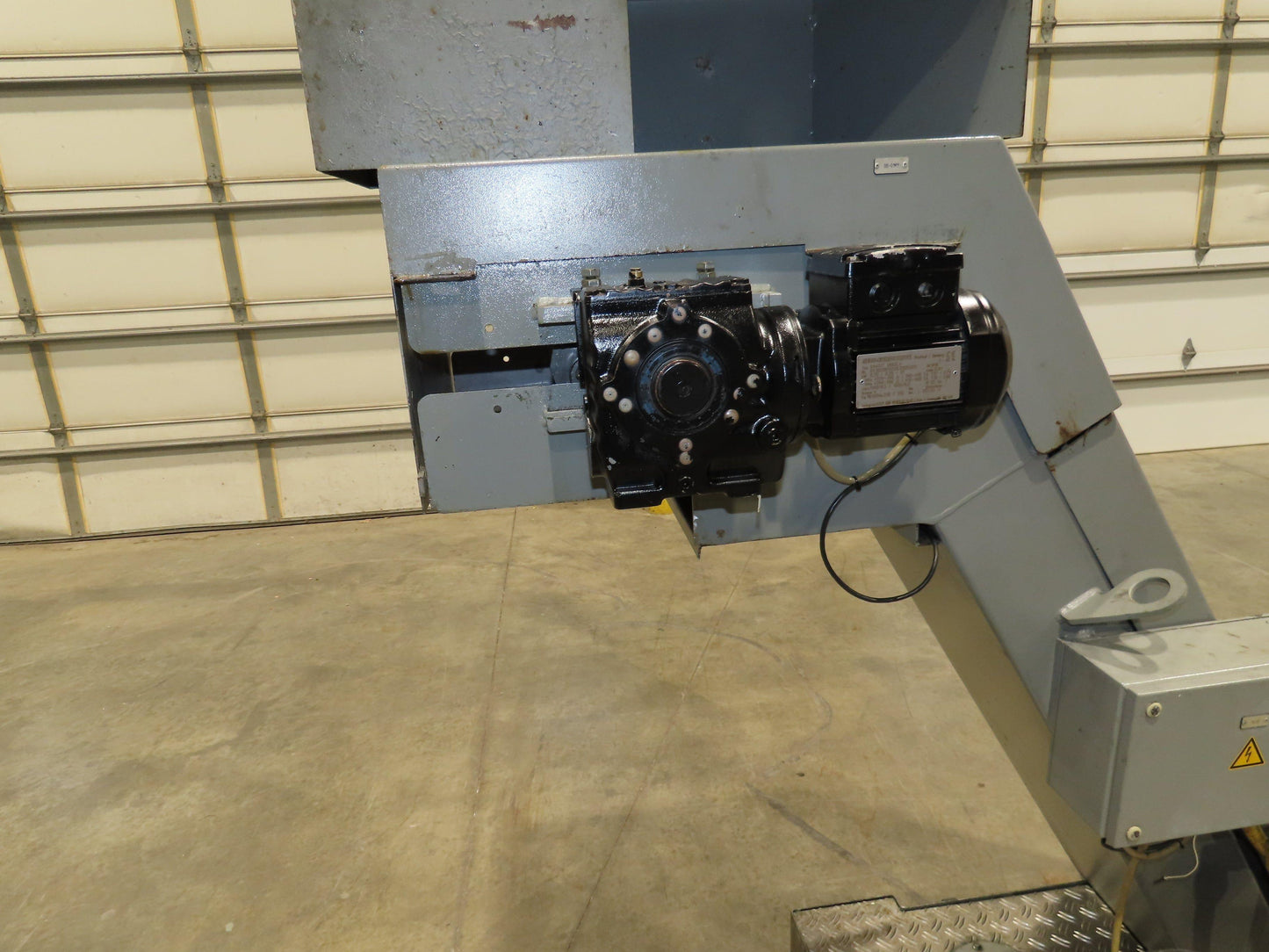 BMF SPE 63/30-250 CNC Chip Conveyor with Coolant Tank Pump Filtration 460V 10FPM