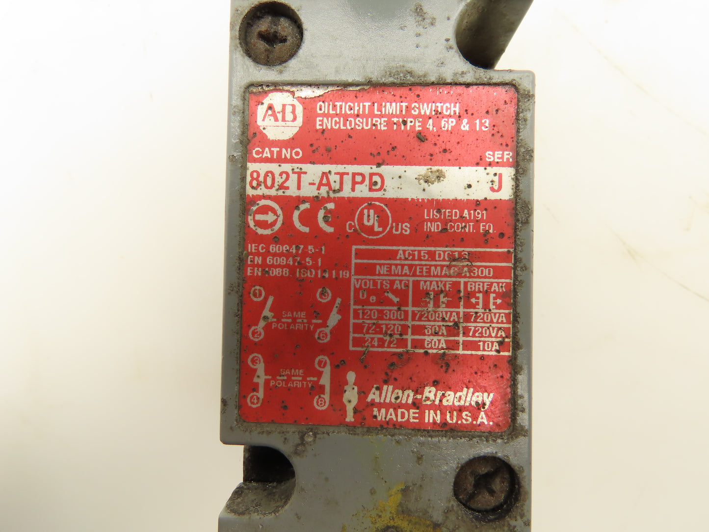 Allen Bradley 802T-ATPD Oil Tight Limit Switch Roller Arm Spring Return 600V 10A