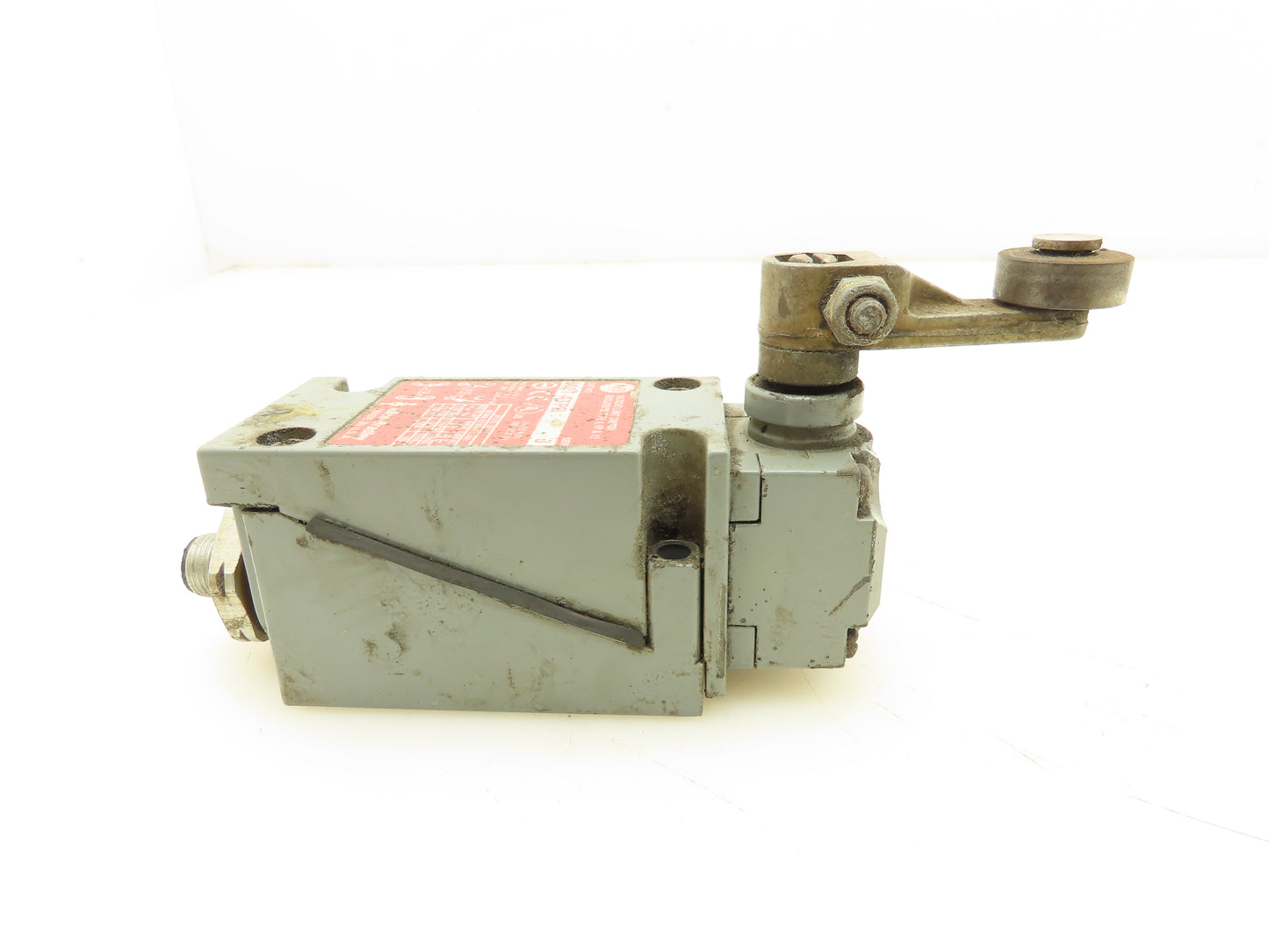 Allen Bradley 802T-ATPD Oil Tight Limit Switch Roller Arm Spring Return 600V 10A