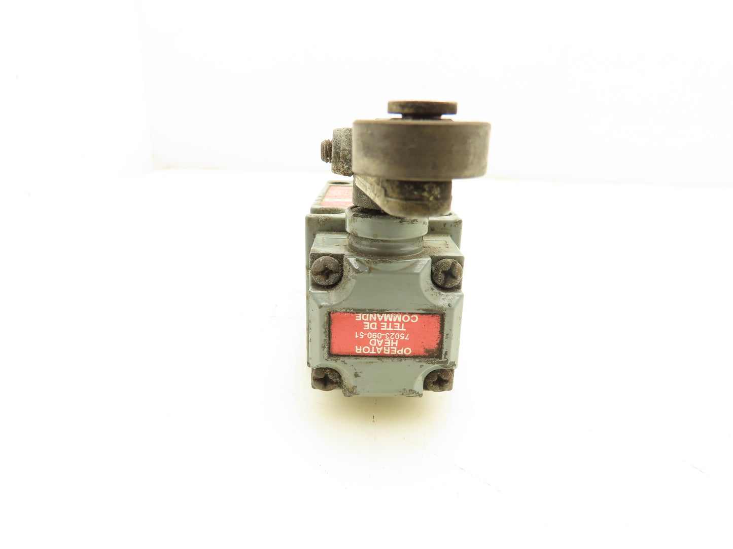 Allen Bradley 802T-ATPD Oil Tight Limit Switch Roller Arm Spring Return 600V 10A