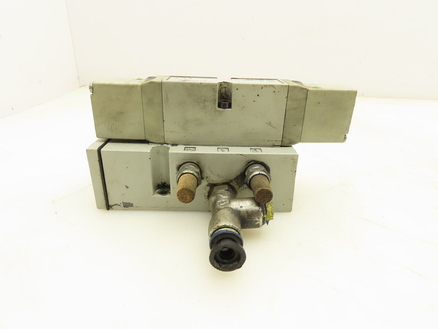 Numatics 122BB400M000061 Pneumatic 4/2 Solenoid Valve w/Manifold Base 24VDC