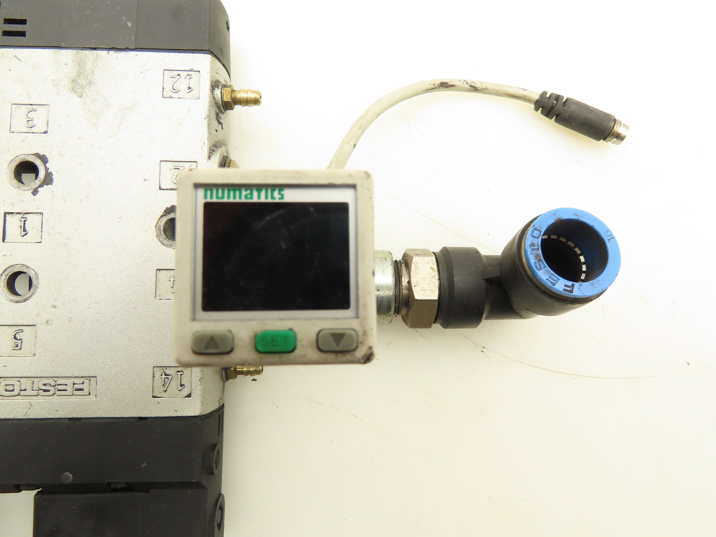 Festo CPE24-M1H-5LS-3/8 Pneumatic Solenoid Valve 24VDC 3/2 Way