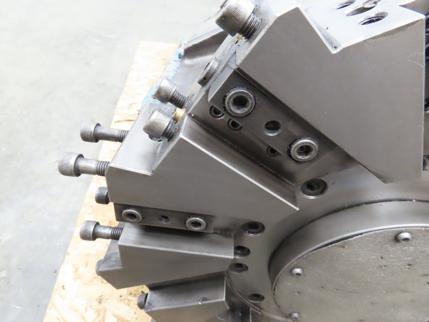 Okuma LU25 CNC Lathe 12-Position Turret Tool Changer Servo Motor BL MC140J-30T