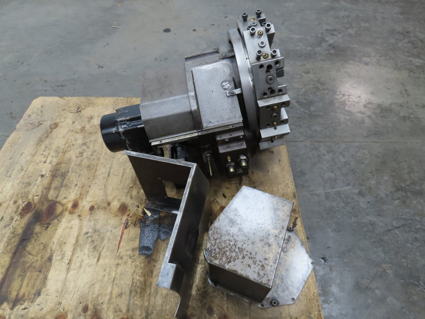 Okuma LU-15 CNC Lathe 12-Position Turret Tool Changer Servo Motor BL MC140E 30T