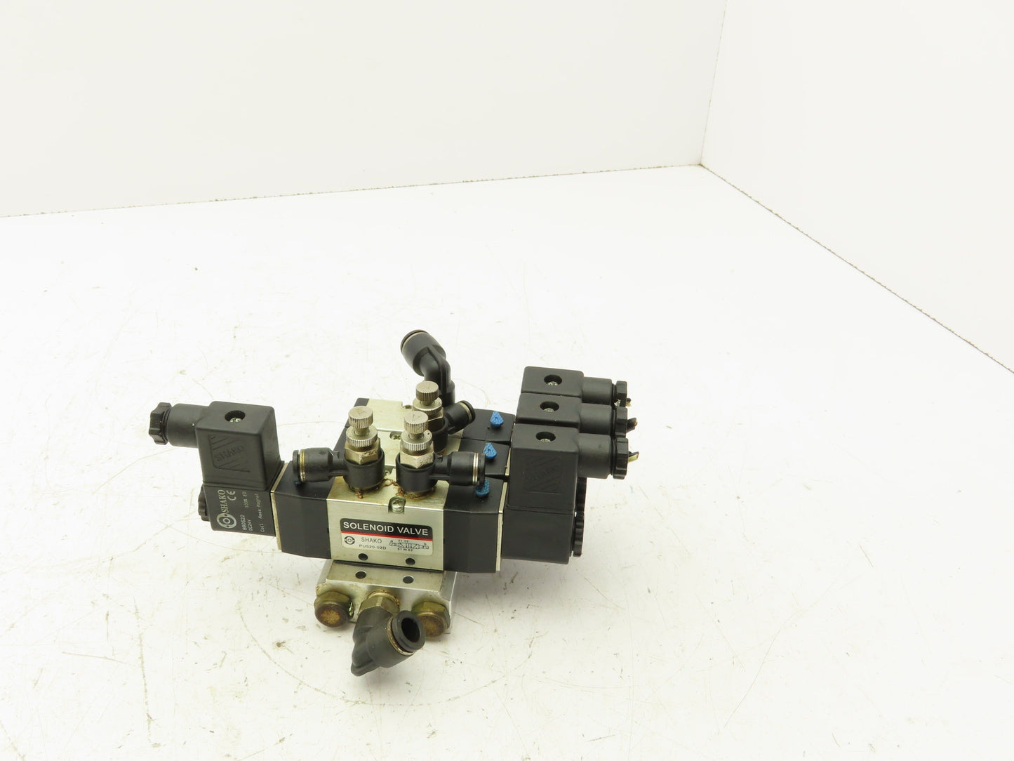 Shako PU322-02-S PU520-02D Pneumatic Solenoid Valve 3-Station Manifold 24VDC
