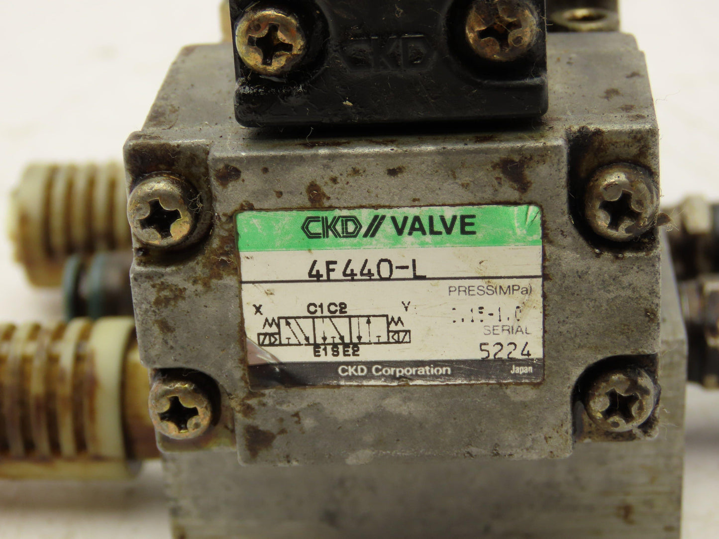 CKD 4F440-L Pneumatic Solenoid Valve 5 Port 3-Pos 24VDC