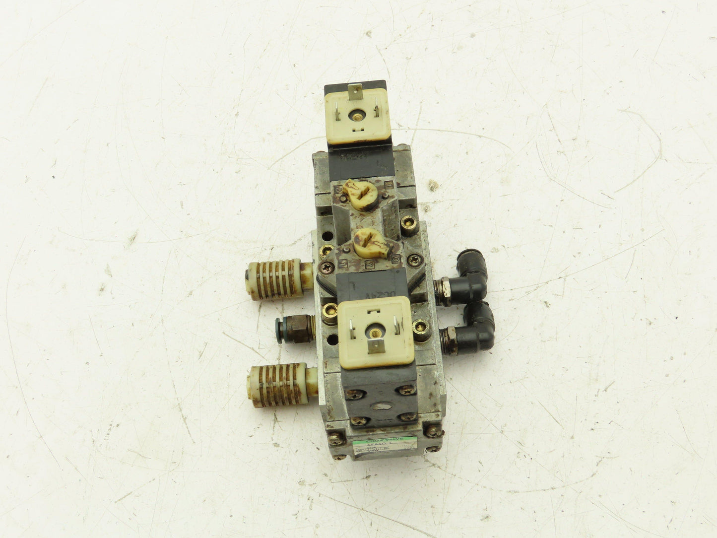 CKD 4F440-L Pneumatic Solenoid Valve 5 Port 3-Pos 24VDC