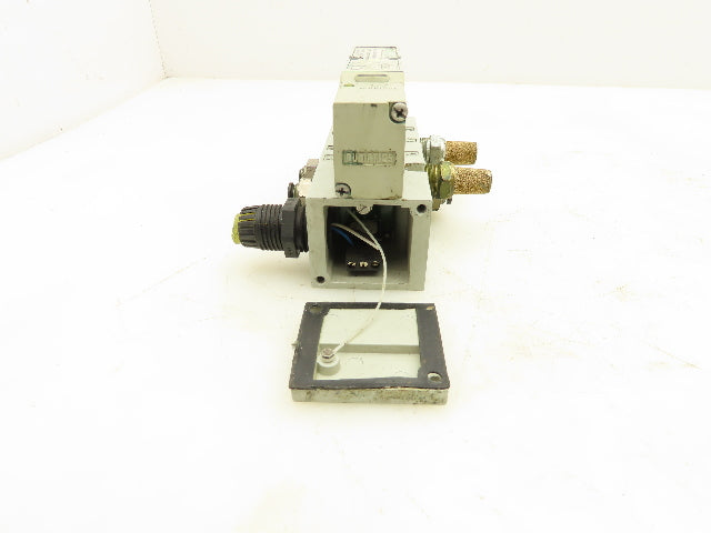 Numatics 122BA4Z2MN00061 Pneumatic Solenoid Valve w/Manifold Base 24VDC Lot of 3