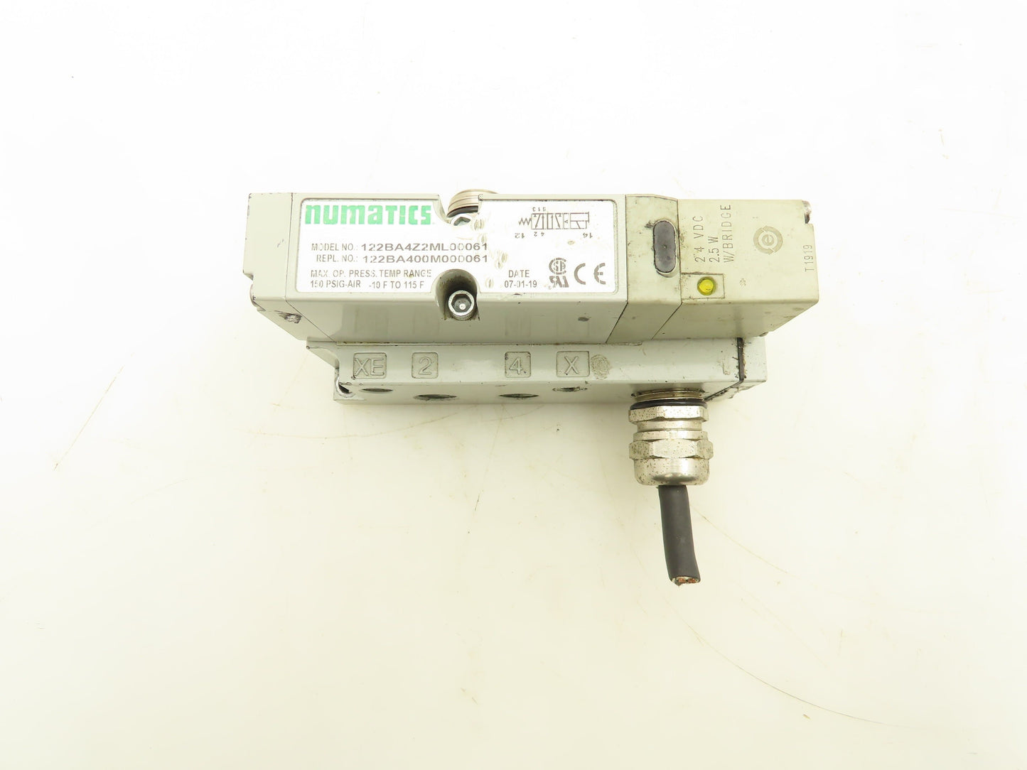 Numatics 122BA4Z2ML00061 Pneumatic Solenoid Valve w/Manifold Base 24VDC