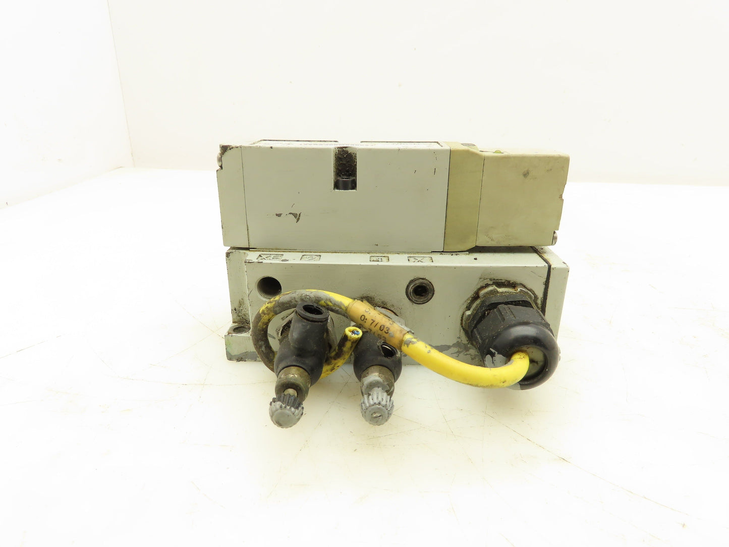 Numatics 123BA43AMN00061 Pneumatic Solenoid Valve w/Manifold Base 24VDC
