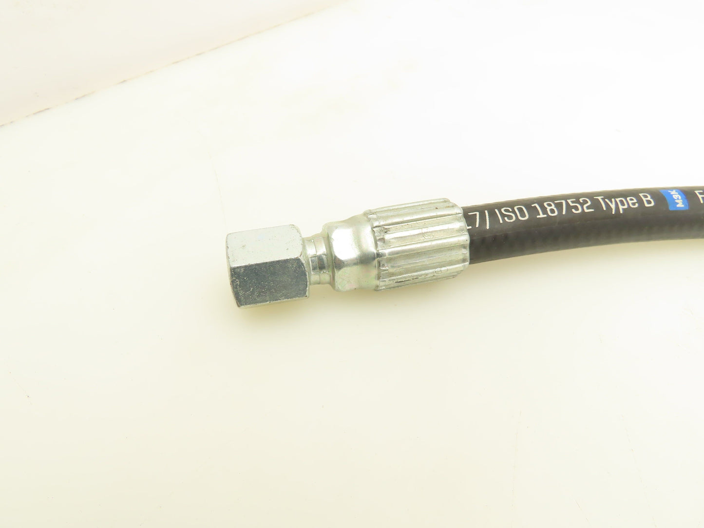 Gates MSHA 2G-11C Flame Resistant Hydraulic Hose 3/8" 3250PSI 22.5MPa 60"