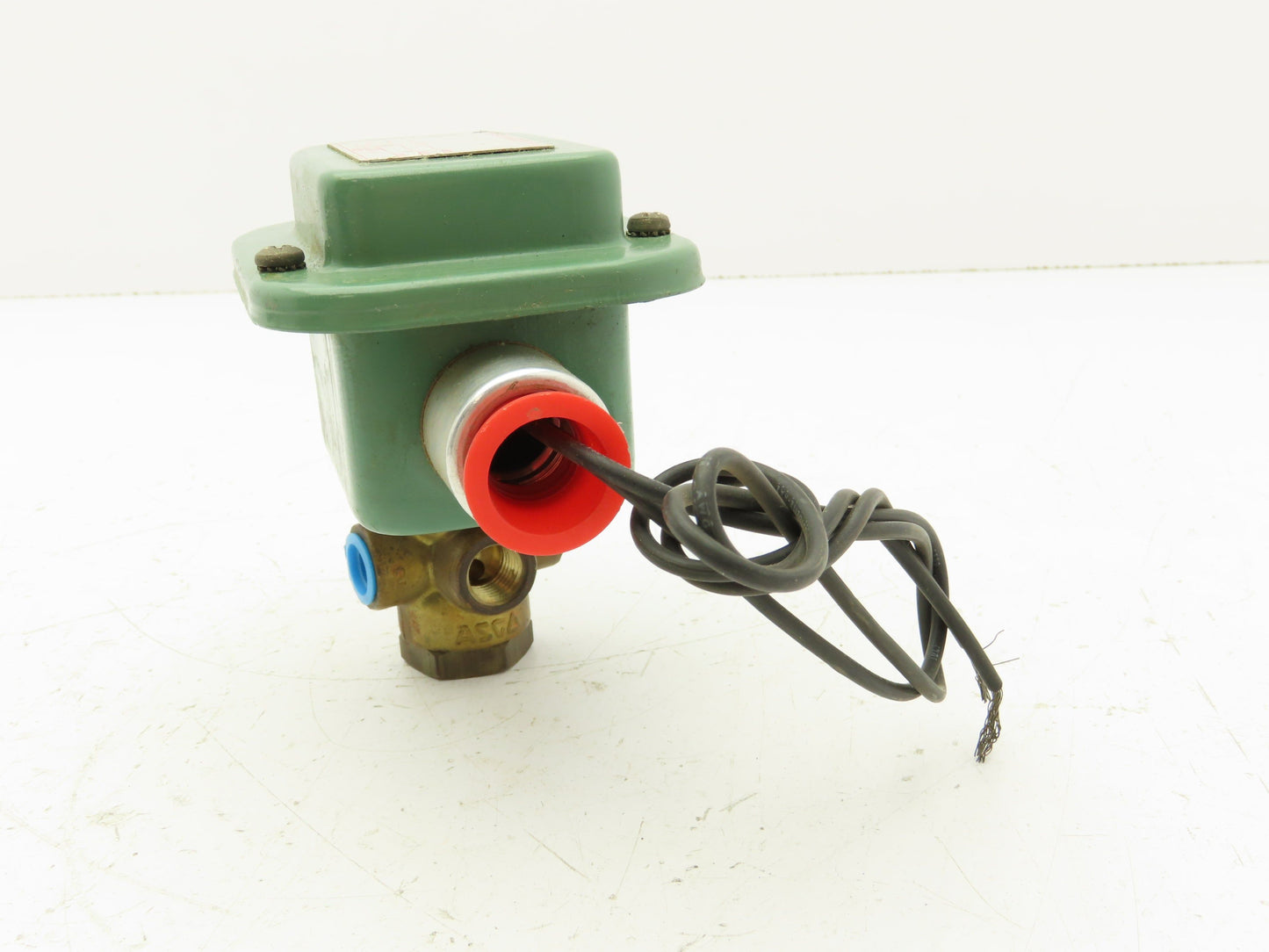 Asco WP8320A172 Red Hat Solenoid Valve 120VAC 10.5W 140PSI 1/4NPT