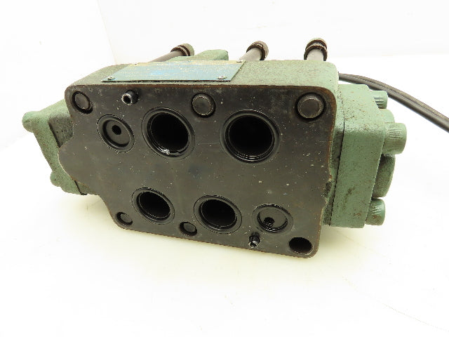 Vickers DG5S-8-6C-T-M-U-B5-30 Hydraulic Directional Control Solenoid Valve 120V