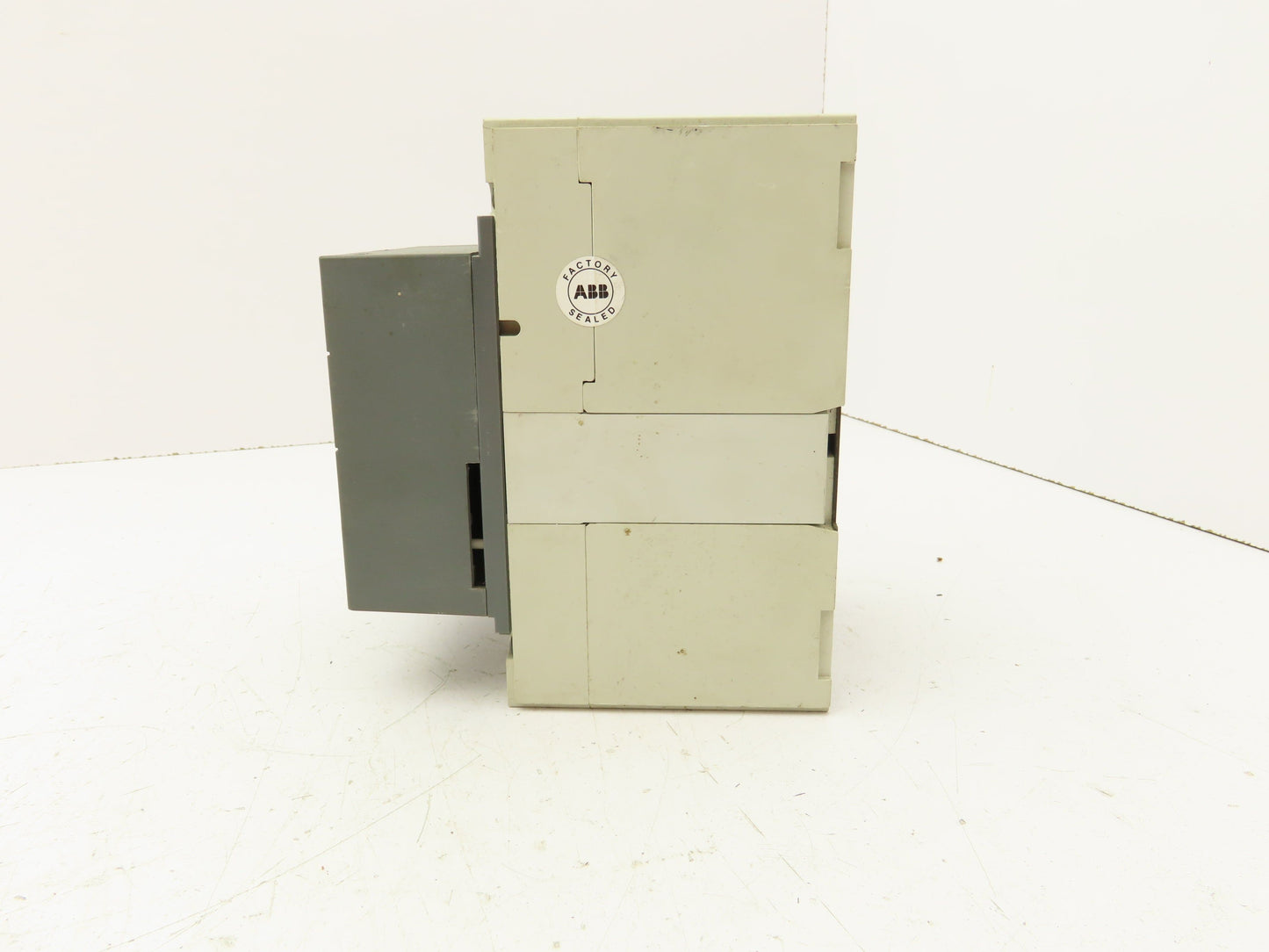 ABB S3N SACE S3 Circuit Breaker 400VAC 3A 3 Pole 120"LBS Torque