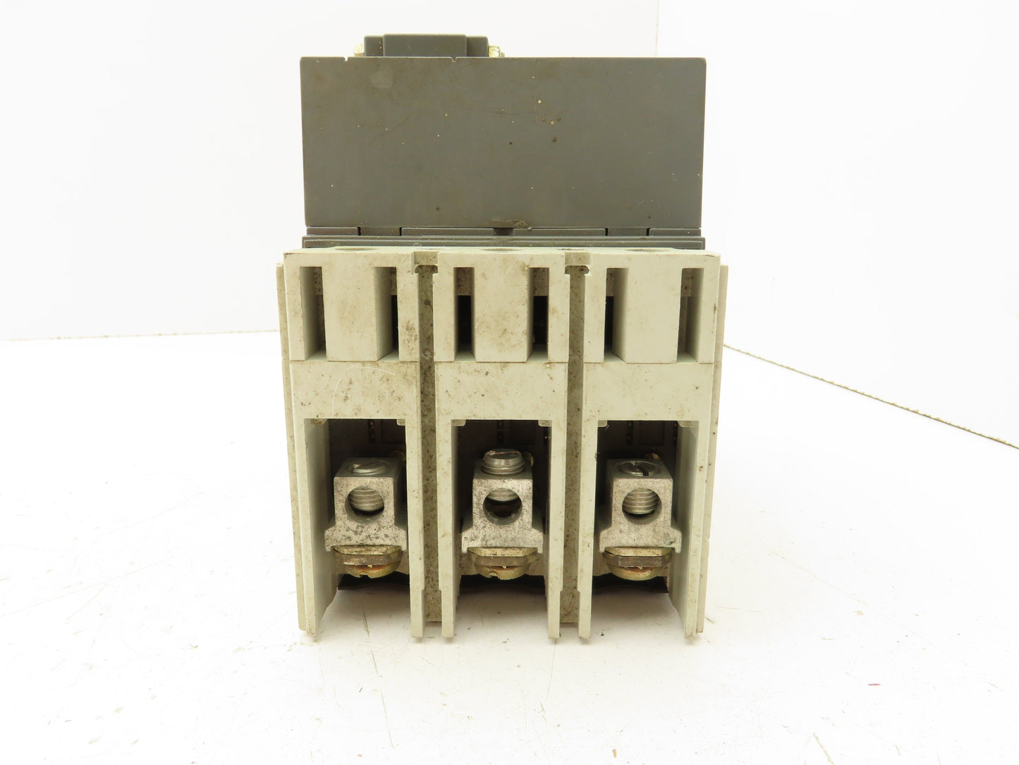 ABB S3N SACE S3 Circuit Breaker 400VAC 3A 3 Pole 120"LBS Torque
