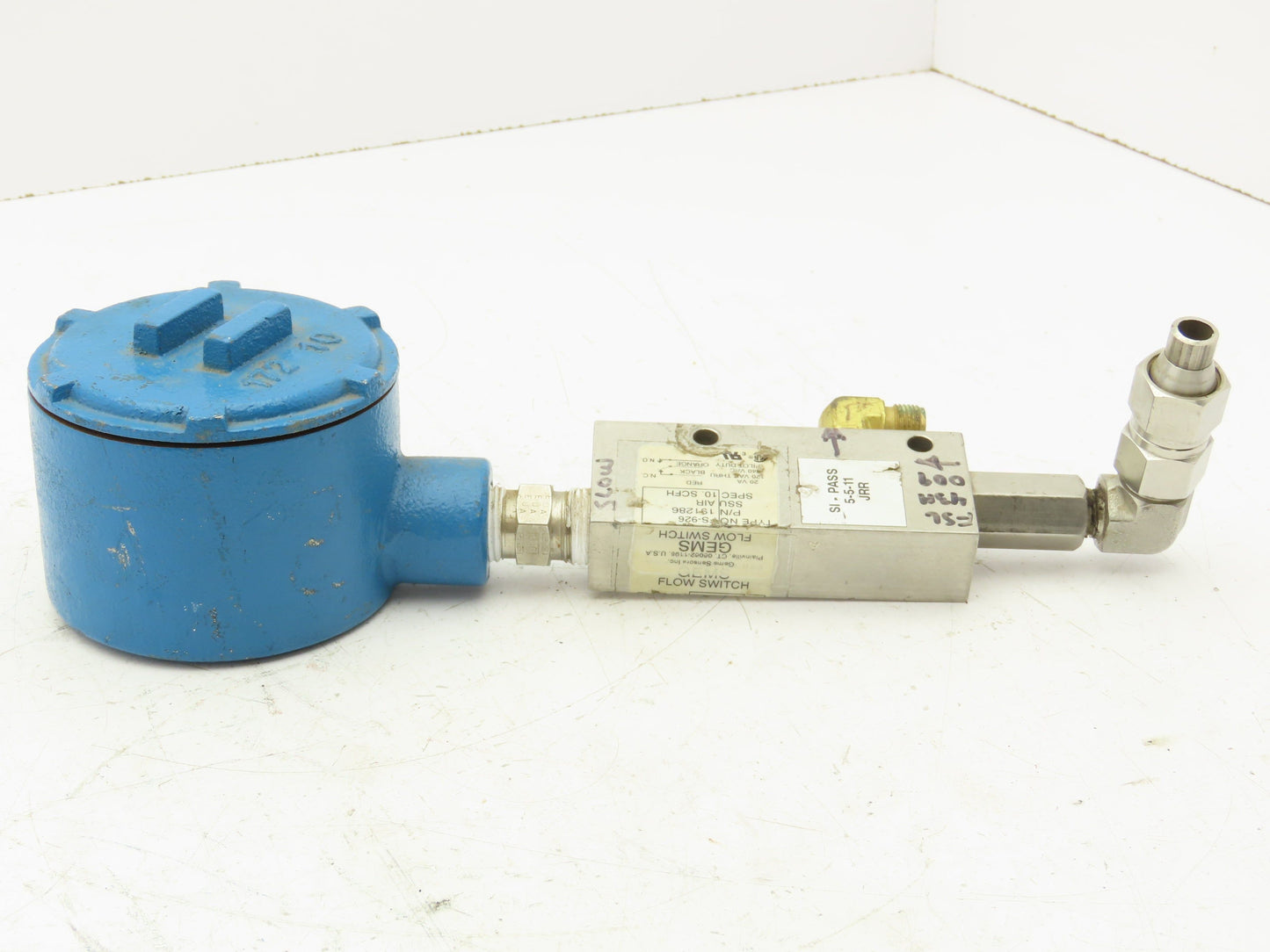 Gems Sensors FS-926 Liquid Flow Switch 240VAC 20VA 50-300CC/Minute 1/4"NPT
