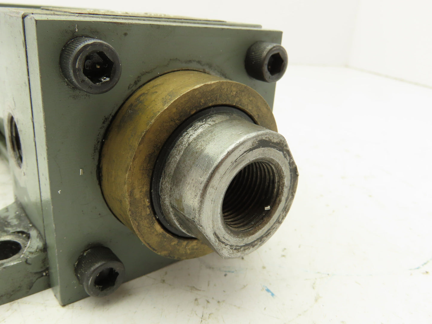 Lynair LH-2-1/2A04 Hydraulic Cylinder 2.5" Bore 2" Stroke 1500 PSI Foot Mount