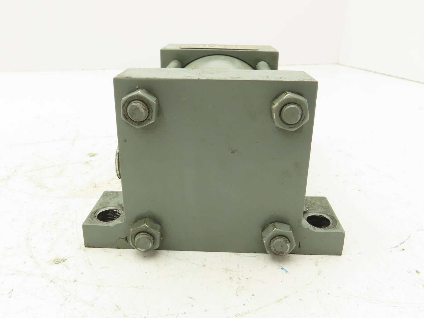 Lynair LH-2-1/2A04 Hydraulic Cylinder 2.5" Bore 2" Stroke 1500 PSI Foot Mount