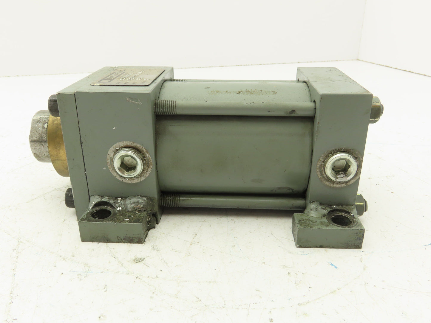 Lynair LH-2-1/2A04 Hydraulic Cylinder 2.5" Bore 2" Stroke 1500 PSI Foot Mount