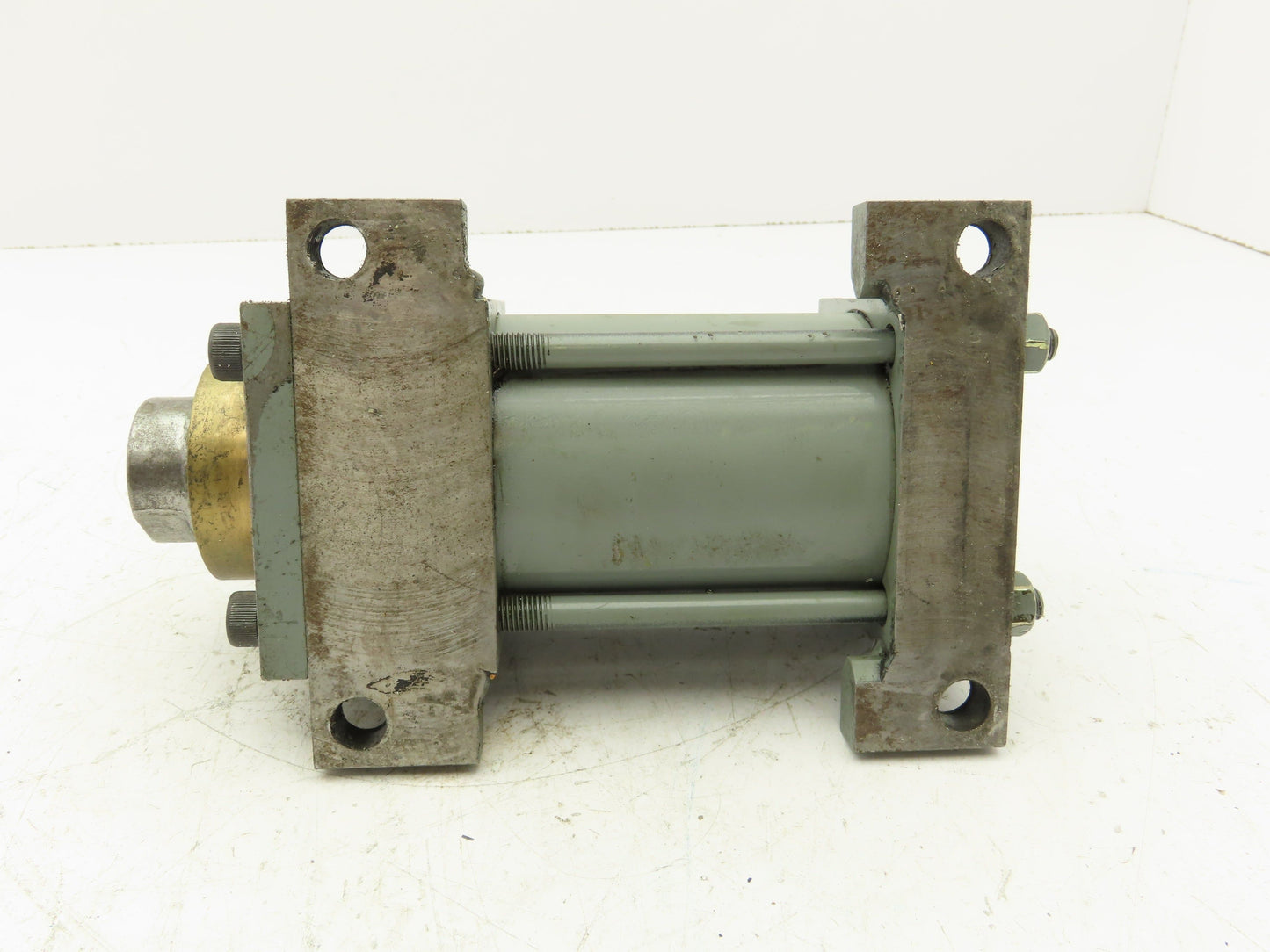 Lynair LH-2-1/2A04 Hydraulic Cylinder 2.5" Bore 2" Stroke 1500 PSI Foot Mount