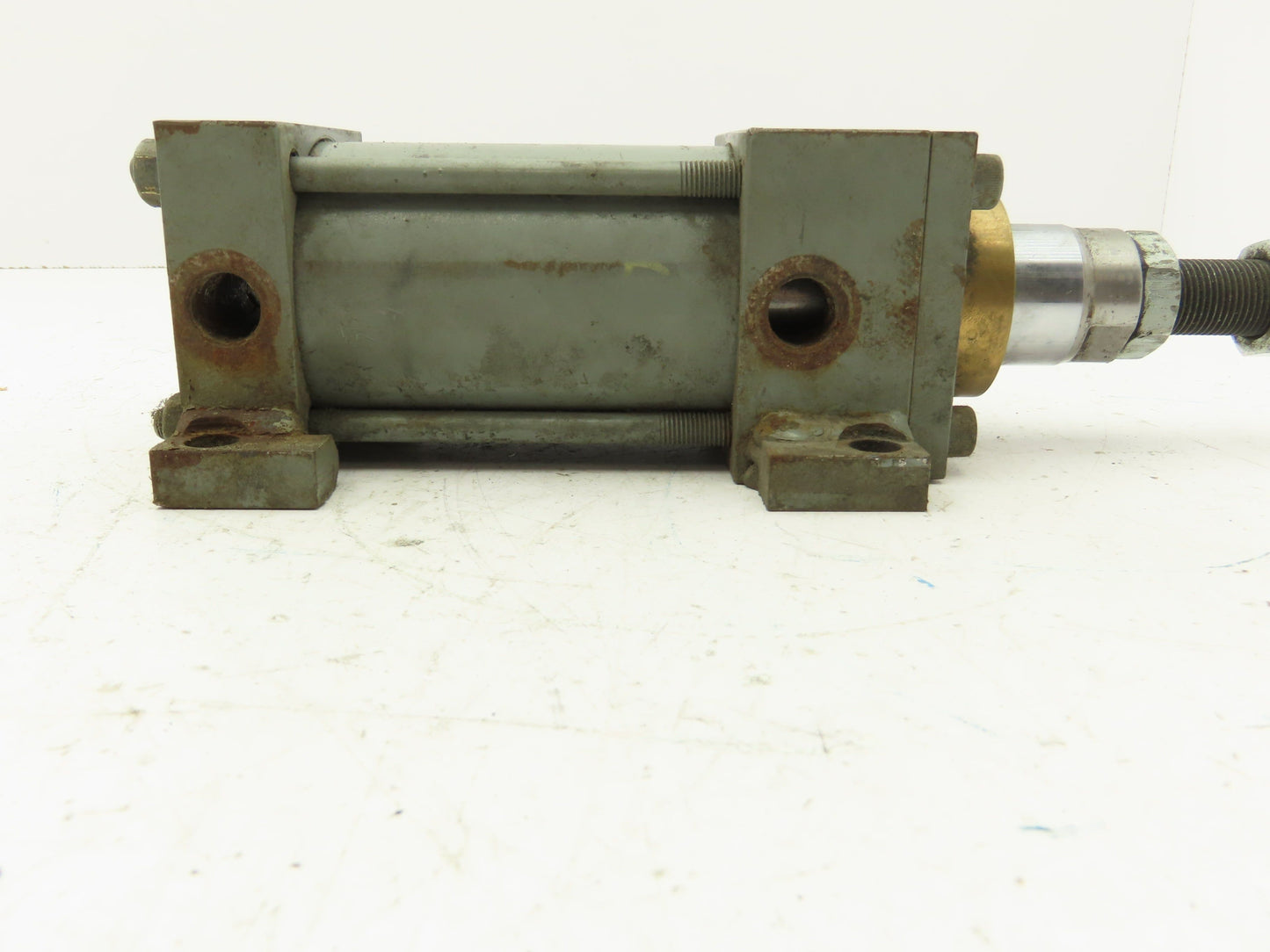 Lynair Series LH Hydraulic Cylinder 2.5" Bore 2" Stroke 1500 PSI Foot Mount