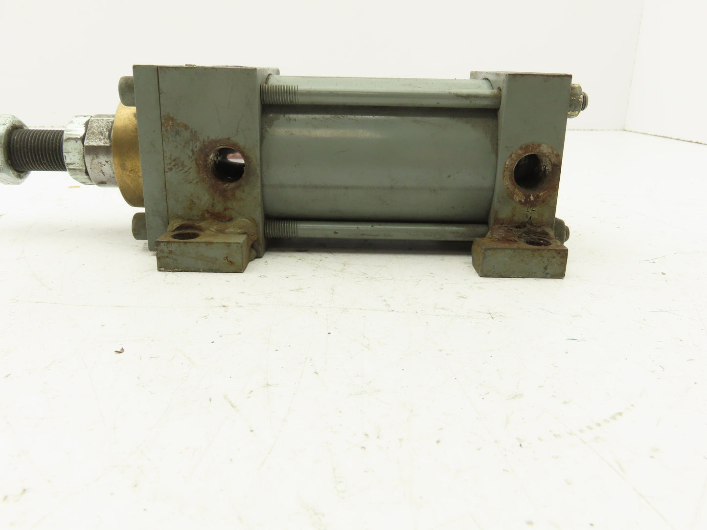 Lynair Series LH Hydraulic Cylinder 2.5" Bore 2" Stroke 1500 PSI Foot Mount