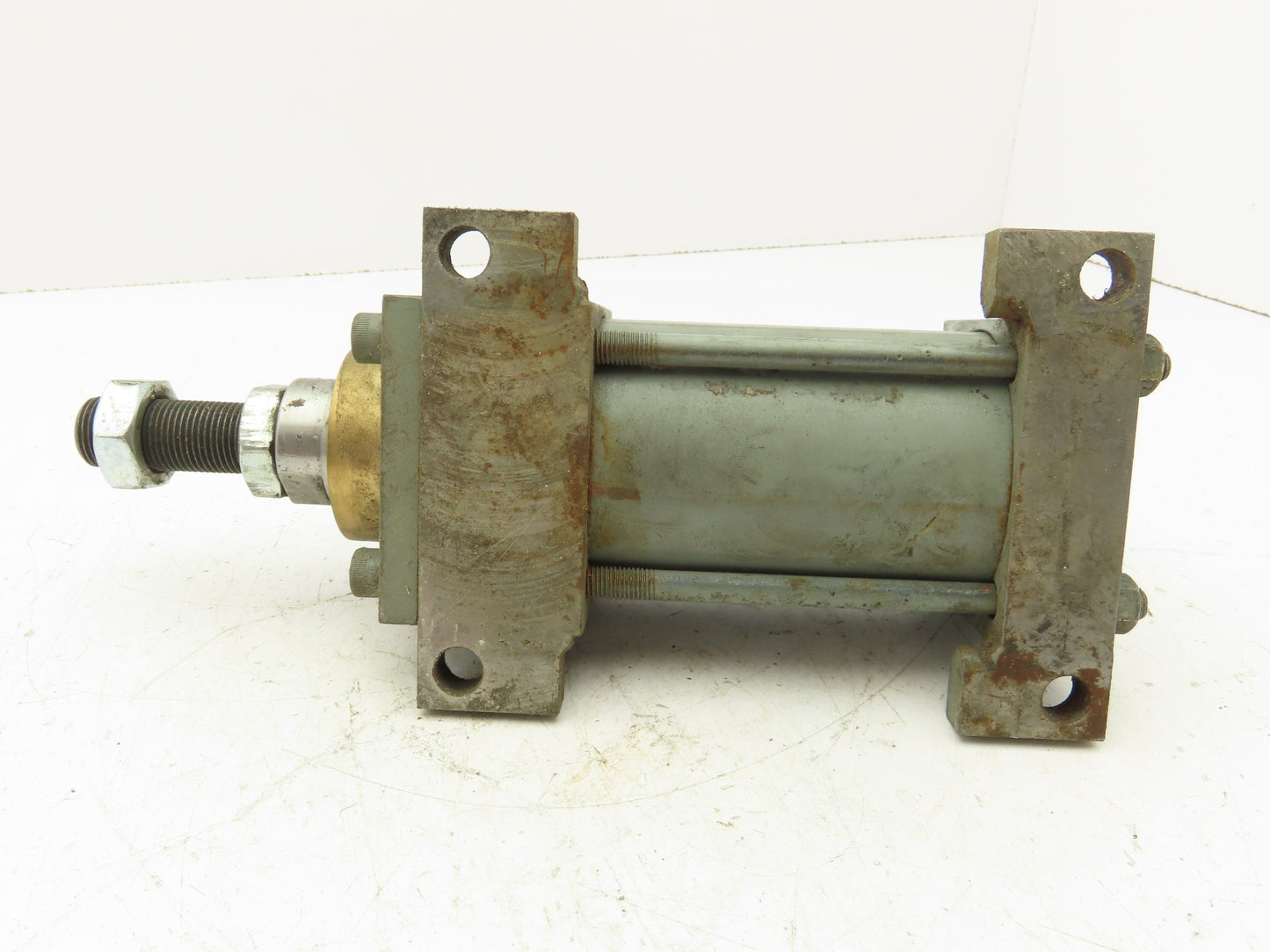 Lynair Series LH Hydraulic Cylinder 2.5" Bore 2" Stroke 1500 PSI Foot Mount