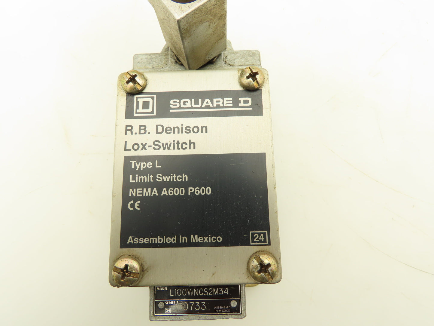 Square D L100WNCS2M34 Type L Limit Switch RB Denison Lox-Switch Series F