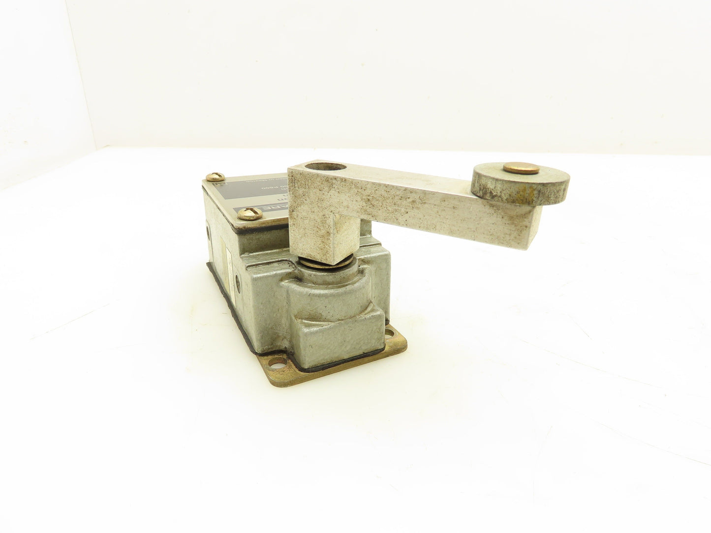 Square D L100WNCS2M34 Type L Limit Switch RB Denison Lox-Switch Series F
