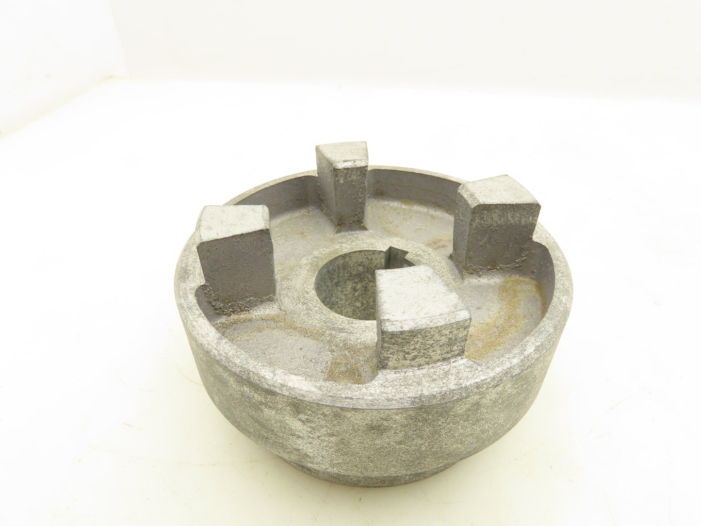 Magnaloy Coupling M50011610 Coupling Hub 1-1/2x5/16" Lot of 2